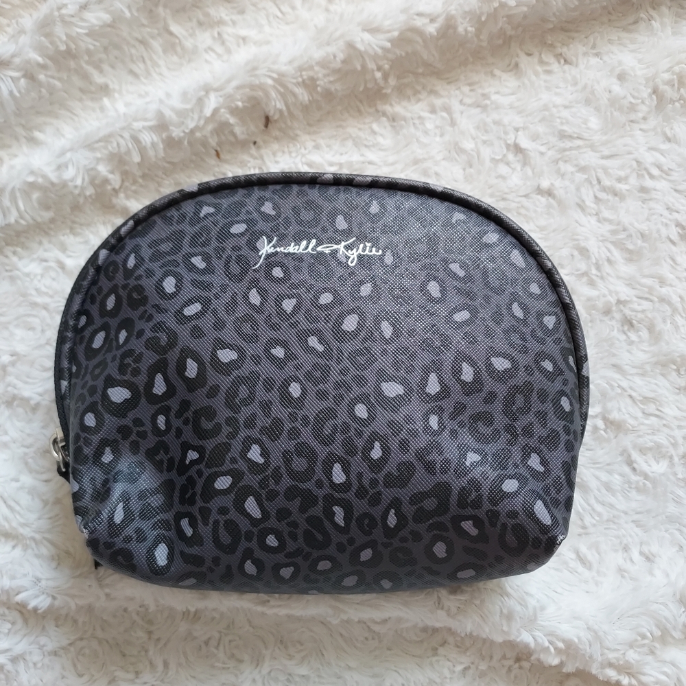 Kendall & Kylie Black small animal print makeup Cosmetics bag Travel Vacation